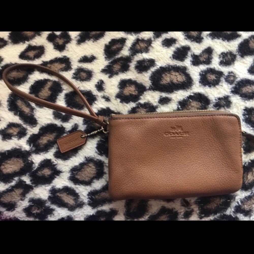 COACH Wristlet/Wallet - Picture 1 of 4